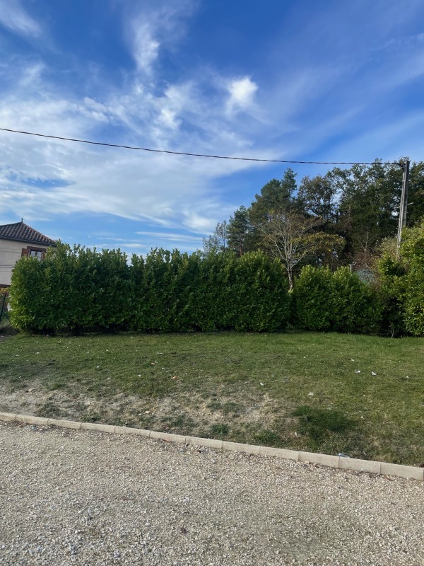 Service d’entretien ponctuel ou annuel de parcs et jardins avec gestion des déchets verts à Périgueux